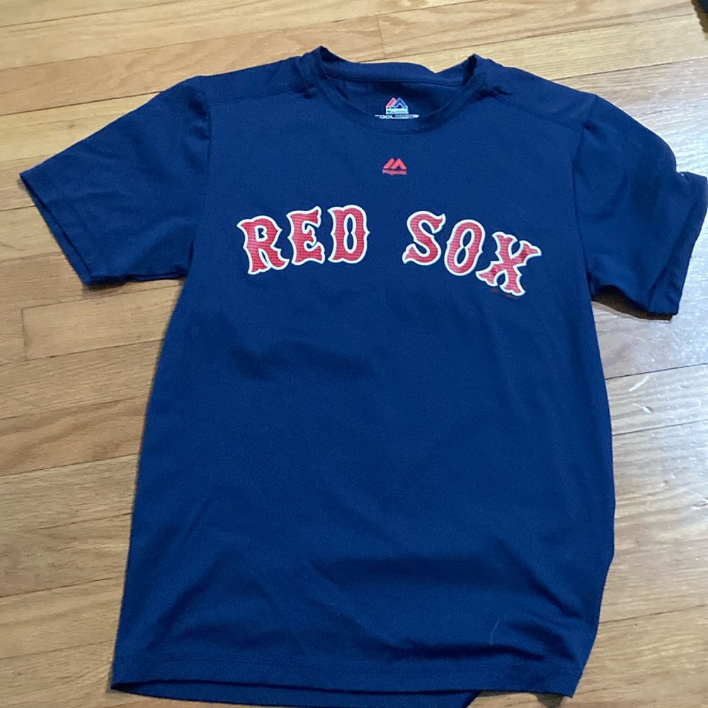 Boston Red Sox tee shirt cool base size small